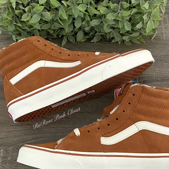 New W/ Box Vans Suede Sherpa Sk8 Hi Shoes - Picture 5 of 12